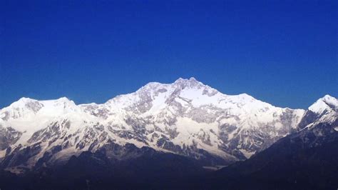  Lost in the Himalayas: A Tapestry Woven With Adventure and Spiritual Awakening