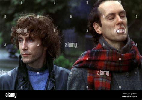  Withnail & I: Un retrato mordaz del fracaso y la camaradería absurda